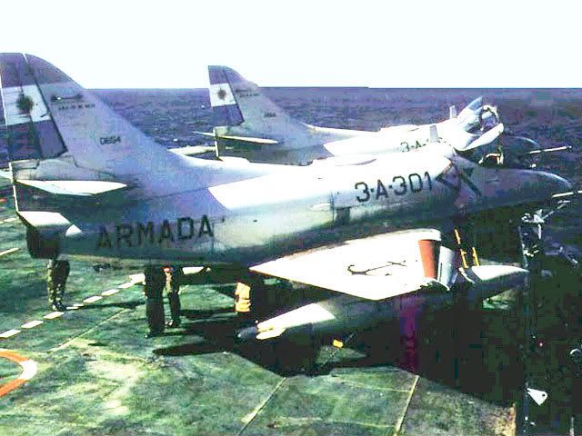 A-4QsARA25deMayo.jpg