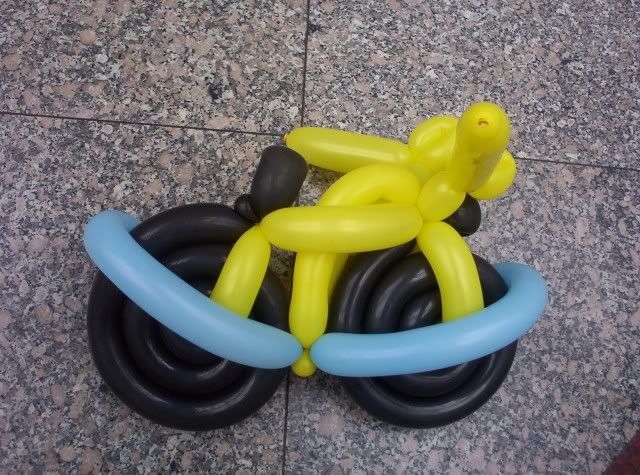 13balloon_motorbike.jpg