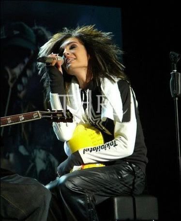 Bill Kaulitz with Teddy Bears! xD