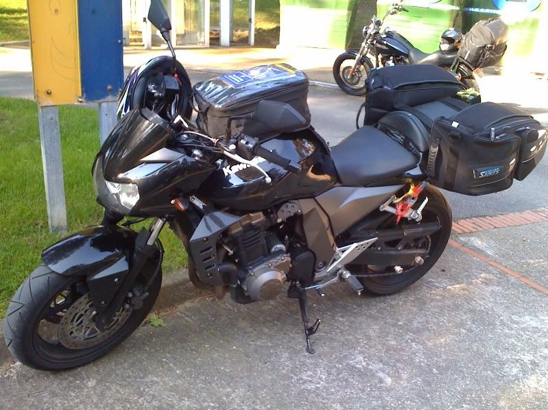 IMAGE(<a href="http://i152.photobucket.com/albums/s178/LucRX8/Zbagages.jpg" rel="nofollow">http://i152.photobucket.com/albums/s178/LucRX8/Zbagages.jpg</a>)