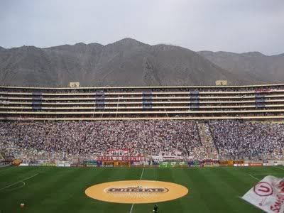 Estadio_Monumental_Peru.jpg