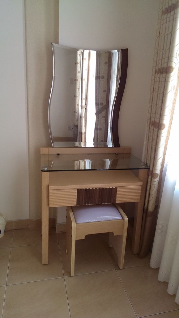 Định cư cần thanh lý gấp hàng nội thất giá rẻ như cho: Giuong, tủ,bàn ghe - 2