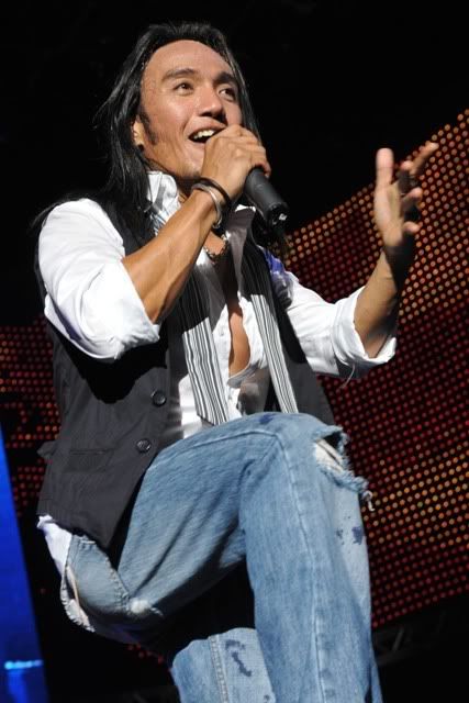 arnel pineda journey