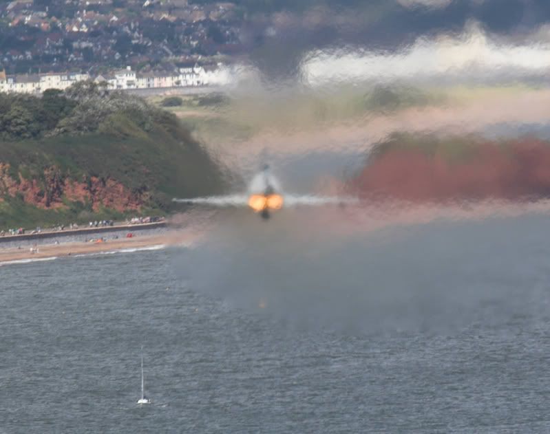 IMAGE: http://i152.photobucket.com/albums/s194/avpixweb/43a23c3e.jpg