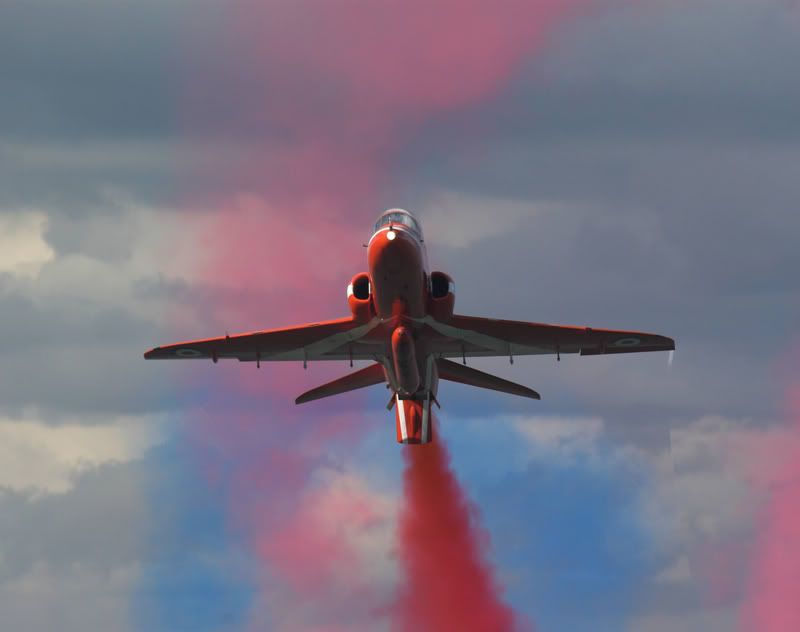 IMAGE: http://i152.photobucket.com/albums/s194/avpixweb/58e521b2.jpg