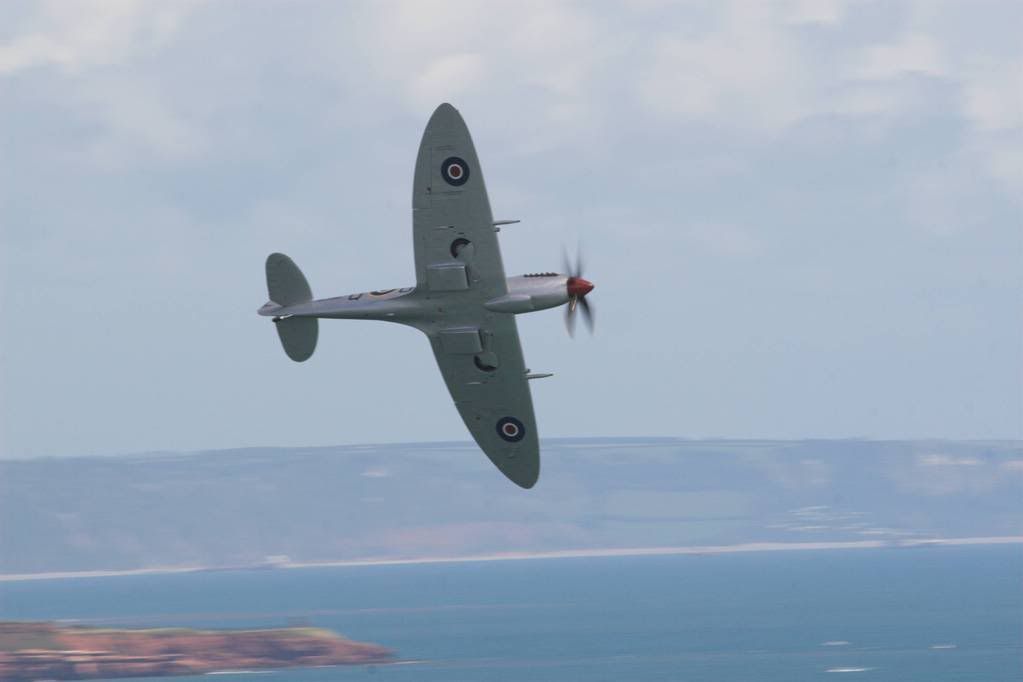 IMAGE: http://i152.photobucket.com/albums/s194/avpixweb/c4057a03.jpg