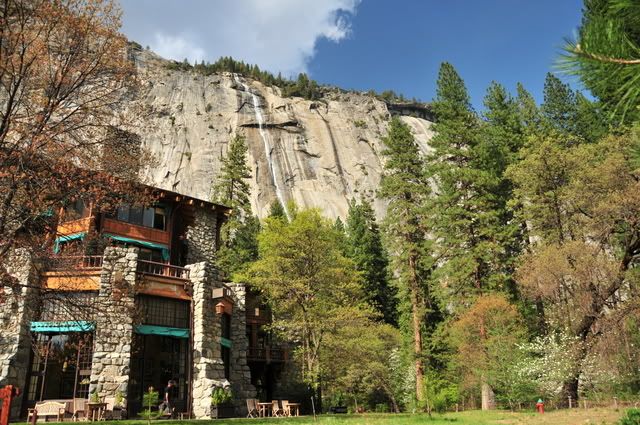 Ahwahnee travel lodge