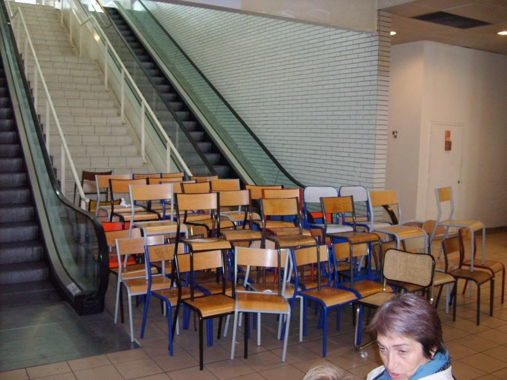 chairs at escaliers