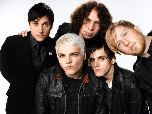 http://i152.photobucket.com/albums/s172/ice_bo/MCR/MCR_3--large-msg-118207865288.jpg